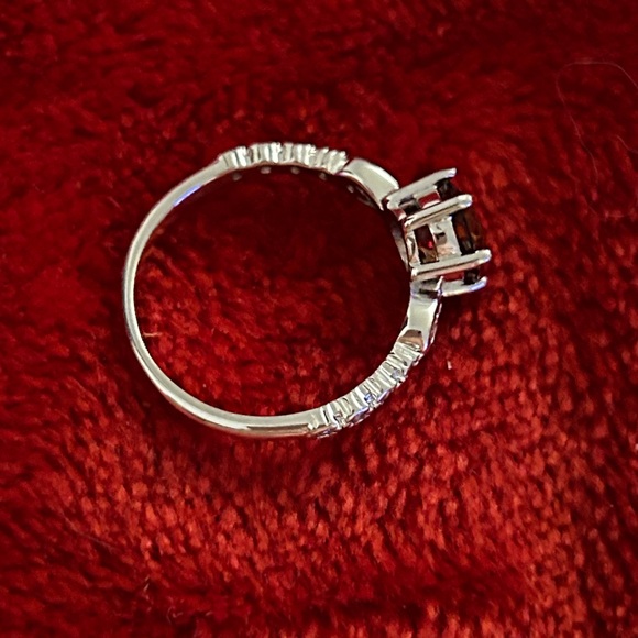 Luxury 1.0 CT Red Moissanite Diamond ring size 6 - Picture 3 of 5